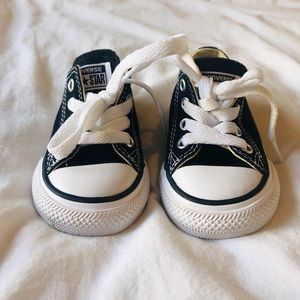 NEW Toddler Black & white converse - size 4